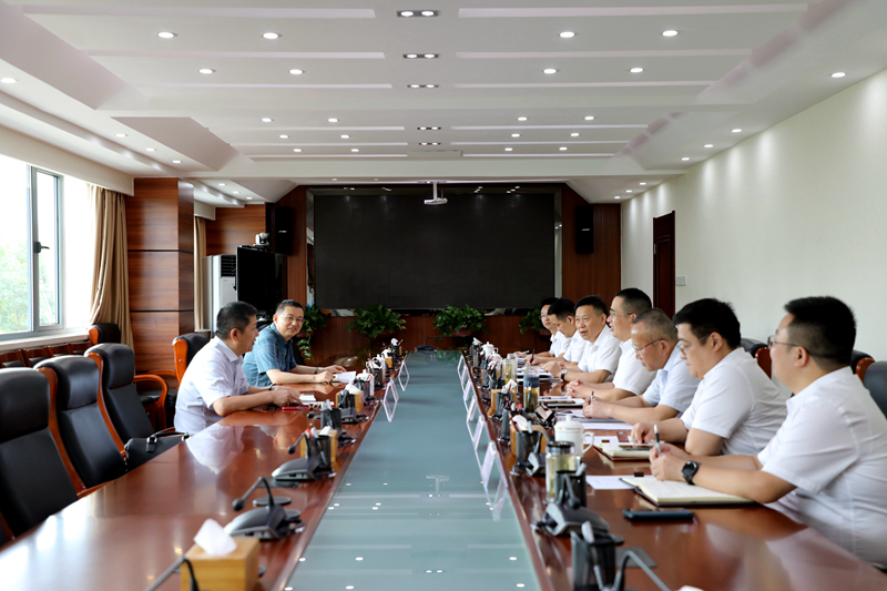 建工控股黨委委員、總會計師王淑德赴公司調研 - 副本