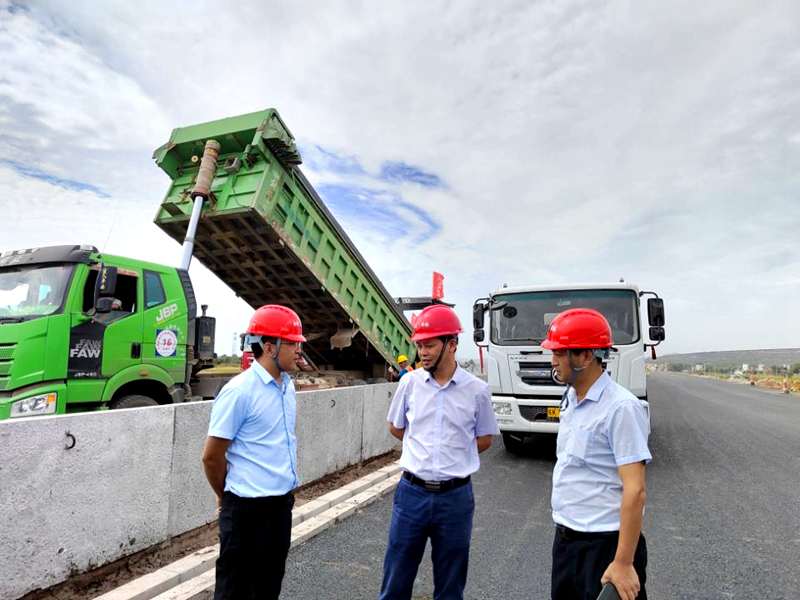 6、勞動(dòng)競(jìng)賽現(xiàn)場(chǎng)推進(jìn)會(huì)照片3_看圖王